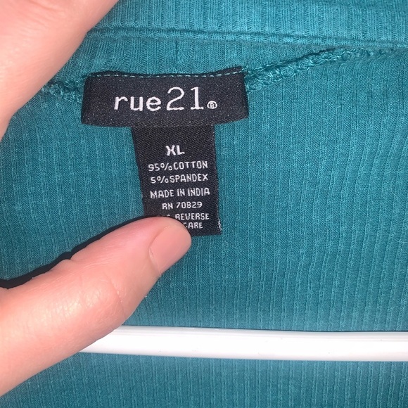 Rue 21 brand V neck choker top. - Picture 2 of 3